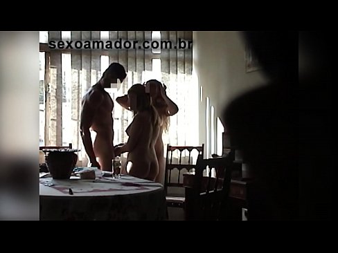 ❤️ લૈંગિક મિત્રો તેની સાથે એક વિશાળ માણસ અને એક થ્રીસમને આમંત્રિત કરે છે ❤️❌  gu.xlxxporno.ru પર